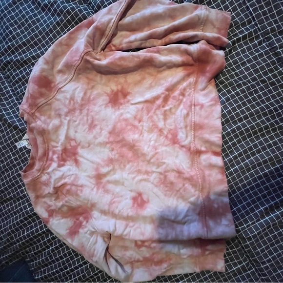 I am selling new or used clothes. - Picture 7 of 8